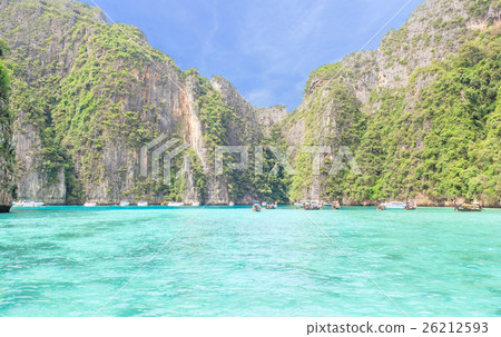Entering Pileh lagoon at Phi Phi island 26212593