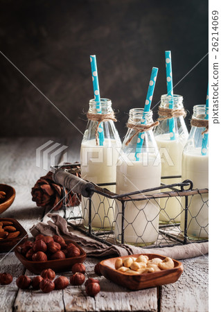 Vegan milk from nuts 26214069