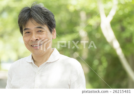 中年男子帶著微笑 中年男子帶著微笑 26215481