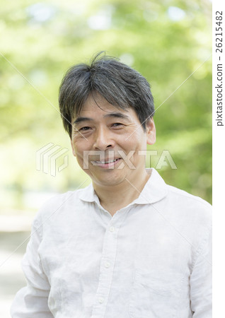 中年男子帶著微笑 中年男子帶著微笑 26215482