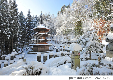 Eight octagonal triple tower of snow bathed in sun / National Treasure Ansara 26216749