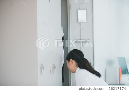 a businesswoman, ol, changing room 26217174