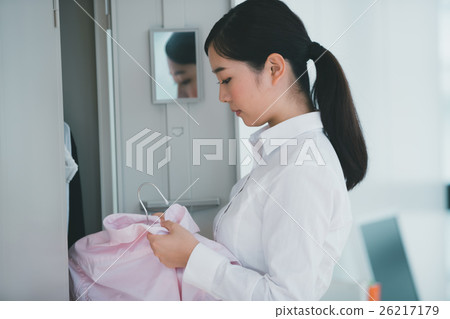 a businesswoman, ol, changing room 26217179