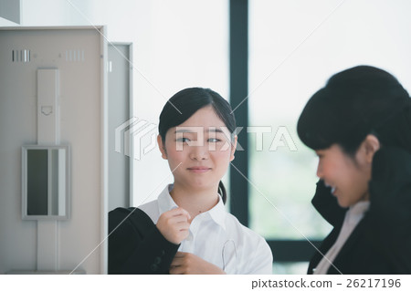 a businesswoman, ol, changing room 26217196