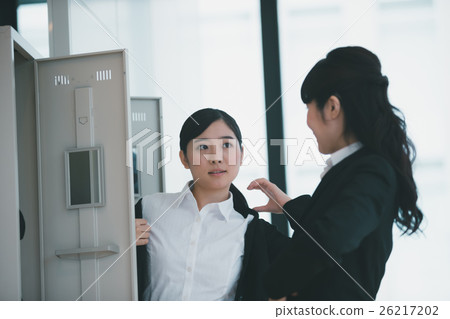 a businesswoman, ol, changing room 26217202