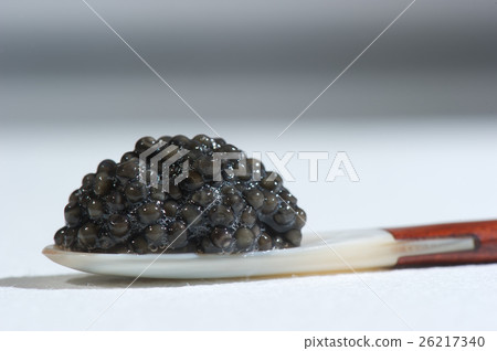 Fish's eggs in a spoon, Estugeon 26217340
