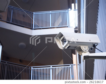 我會看監控攝像頭。 26218617