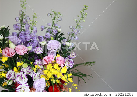 Supplied flowers Supplied flowers 26221295