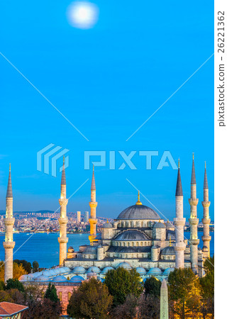 The Blue Mosque, Istanbul, Turkey. The Blue Mosque, Istanbul, Turkey. 26221362