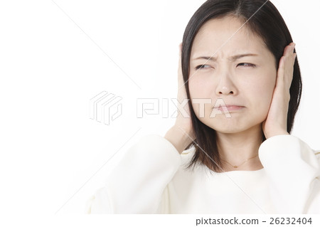 一個插耳的年輕女子 一個插耳的年輕女子 26232404