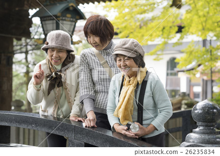 Senior women traveling Senior women traveling 26235834