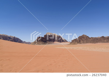 The World Heritage of Jordan Desert of Wadi Rum Reserve 26237040