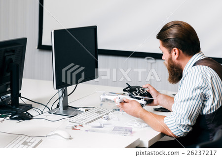 Engineer check connection between drone and rc 26237217