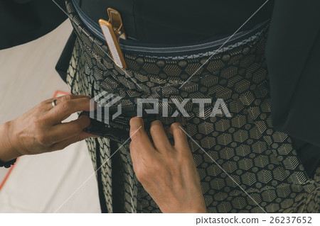 fitting, man's formal divided skirt, groom 26237652