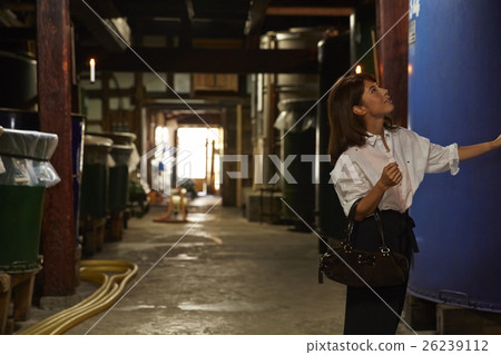 Female sake store tour to explore Tohoku 26239112