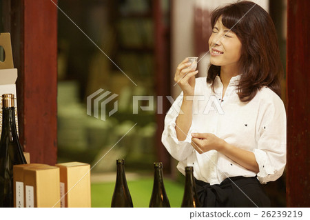 在東北觀光的女性清酒之旅 在東北觀光的女性清酒之旅 26239219