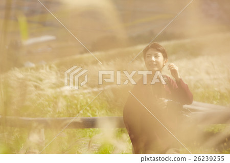 觀光的婦女看東北 觀光的婦女看東北 26239255