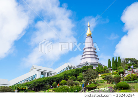 Phra Maha Dhatu Nabha Metaneedol, two pagoda 26240284