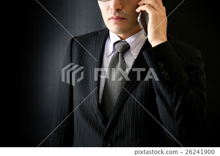 一個打電話的人 26241900