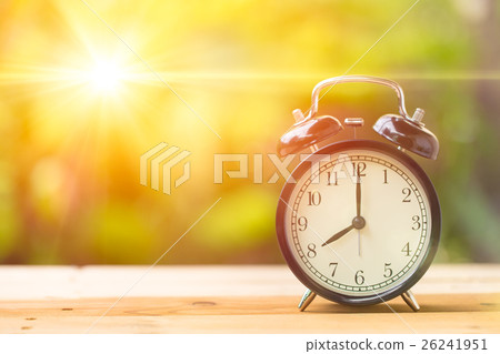 Retro 8 o'clock and Morning sun Retro 8 o'clock and Morning sun 26241951