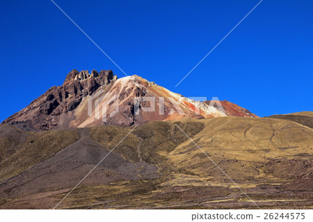 Volcano Tunupa, the Salar de Uyuni, Bolivia 26244575