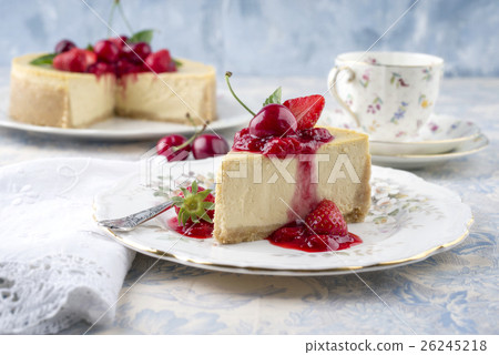 Cheesecake with Fresh Fruits 26245218