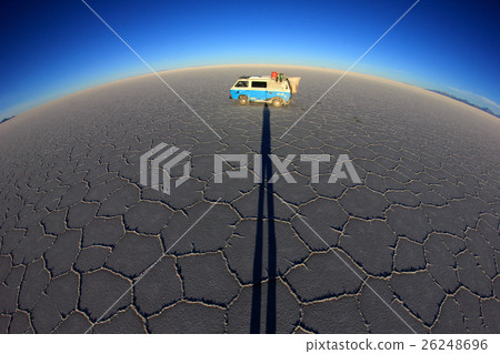 Van on Salar de Uyuni, salt lake, Bolivia Van on Salar de Uyuni, salt lake, Bolivia 26248696