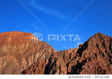 The hill of seven colors, cerro de los siete The hill of seven colors, cerro de los siete 26252296