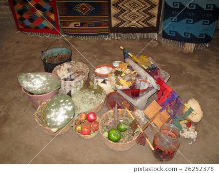 Tints made of natural pigments to dye wool, Oaxaca Tints made of natural pigments to dye wool, Oaxaca 26252378