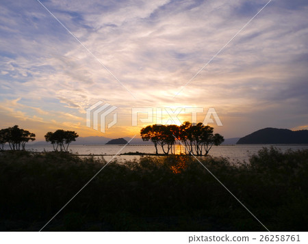 Sunset from Takechijima and Lake Biwa seen from Hubei wild bird center (Hubei waterbird park) Sunset from Takechijima and Lake Biwa seen from Hubei wild bird center (Hubei waterbird park) 26258761