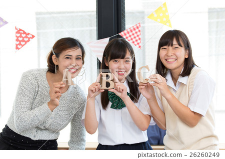 English cram school teachers and students English cram school teachers and students 26260249