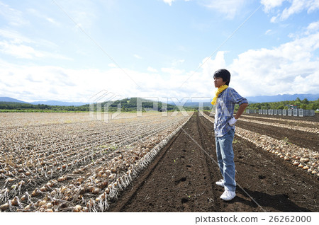 Young people who experience agriculture portrait 26262000