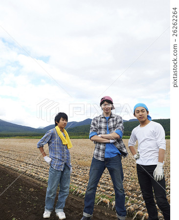 Young people who experience agriculture portrait Young people who experience agriculture portrait 26262264