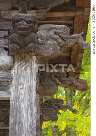 一個雕塑組莊嚴地指定信州大町寺廟寺廟指定長野縣寶藏指定的山門立川風格的建築物 26265660