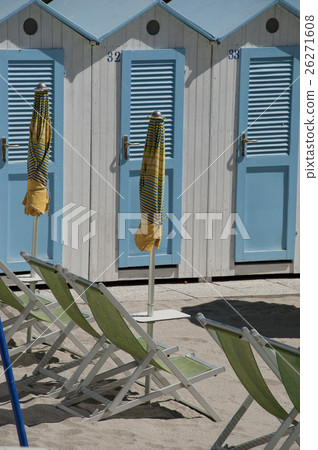 Cabanas and Beach Umbrellas Cabanas and Beach Umbrellas 26271608