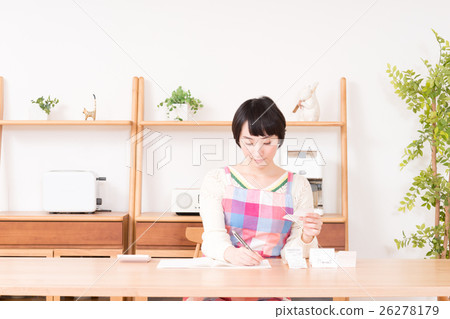 Housewife (household) Housewife (household) 26278179