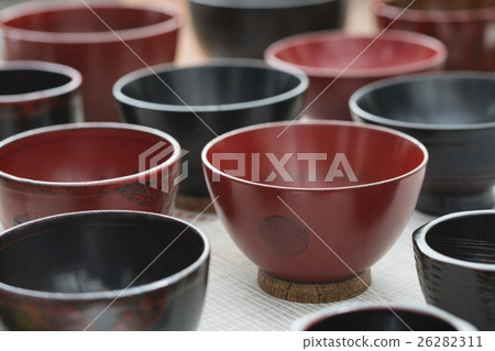 lacquerware 26282311