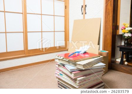 Album And Buddhist Altar Stock Photo 26283579 Pixta