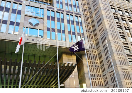 Tokyo's sightseeing information - The Japanese flag and the Tokyo Metropolitan Government Building Fuzzy Government building Front entrance · Horizontal position Tokyo's sightseeing information - The Japanese flag and the Tokyo Metropolitan Government Building Fuzzy Government building Front entrance · Horizontal position 26289197