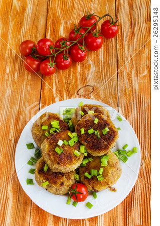 Roasted chicken cutlets with green onion Roasted chicken cutlets with green onion 26295148
