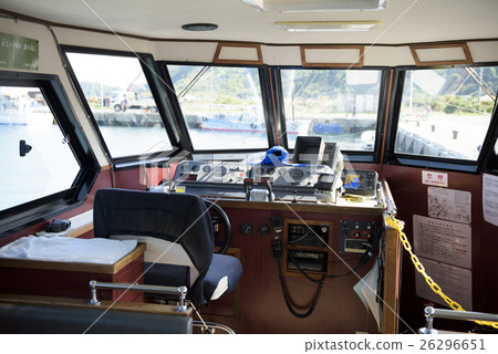 Cruiser's steering room 26296651
