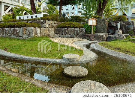 Matsumoto Walking: City Hall Garden Well 26308675