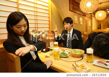 Year End party Izakaya Woman who wants to return soon 26312604