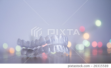 Invisible dental braces 26315589