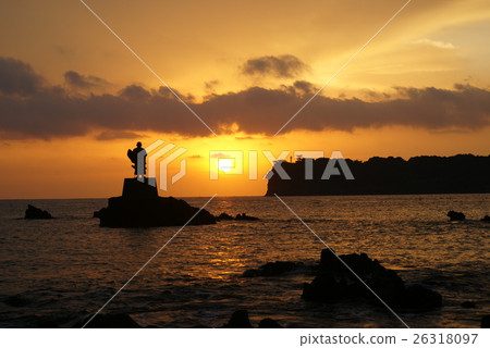 Morning sun of Cape Kawana Morning sun of Cape Kawana 26318097