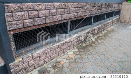 Drain the hot air in the wall. Drain the hot air in the wall. 26319110