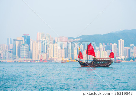 Chinese wooden sailing ship with red sails Chinese wooden sailing ship with red sails 26319842