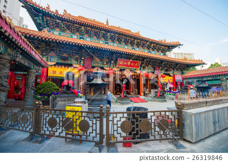 Wong Tai Sin Temple, famous temple in Hong Kong 26319846