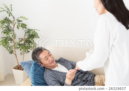 身體狀況不佳的丈夫 26329837
