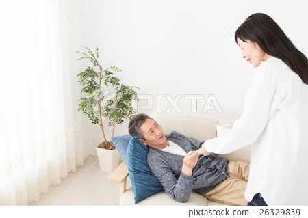 身體狀況不佳的丈夫 26329839